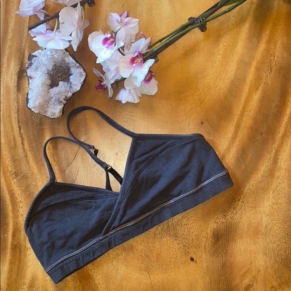 🙏 Lululemon Sports Bra - Picture 2 of 4